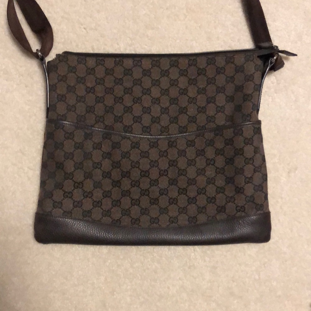 Gucci messenger bag